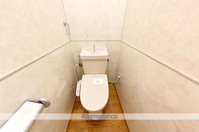とさでん交通後免線 田辺島通駅 徒歩13分 4階建 築37年のトイレ写真