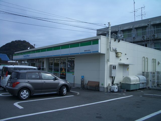 コンビニ　ファミリーマート　浜当目店（コンビニ）まで230m