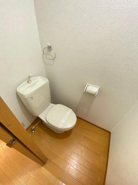 ＪＲ東海道本線 守山駅 徒歩12分 2階建 築22年のトイレ写真