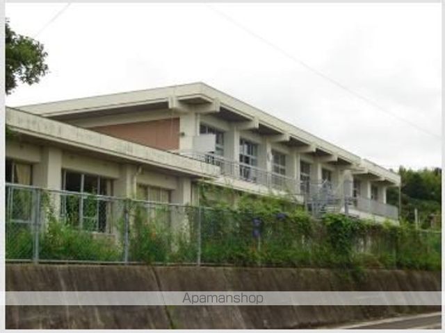 小学校　香南市立香我美小学校（小学校）まで834m