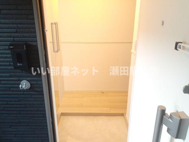 ＪＲ東海道本線 野洲駅 徒歩16分 3階建 築4年の玄関写真