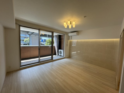 プレジオ西宮今津の居間写真