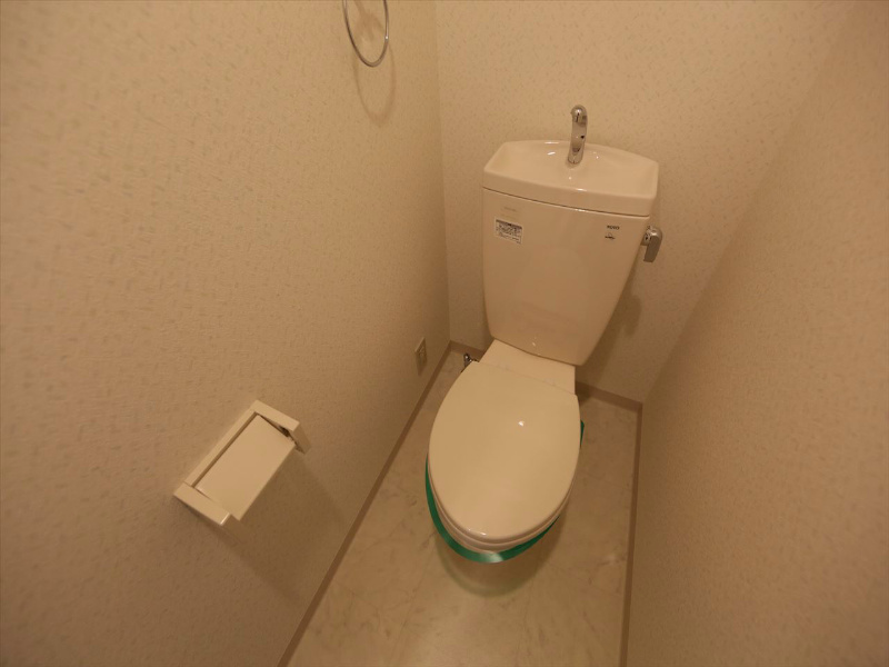 トイレ　トイレ　温水洗浄暖房便座取り付け可