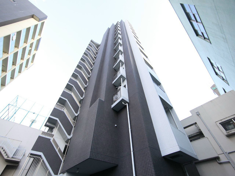 建物外観　外観　防犯カメラ　オートロック付