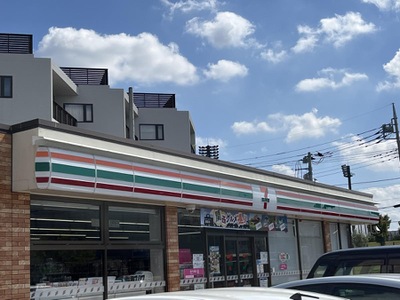 コンビニ　セブンイレブン 龍ケ崎市総合体育館前店（コンビニ）まで1378m
