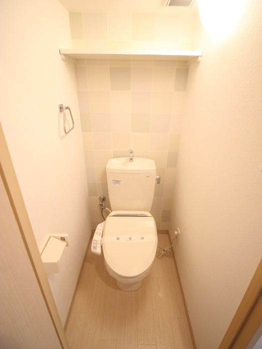 トイレ　※同物件別号室参考写真