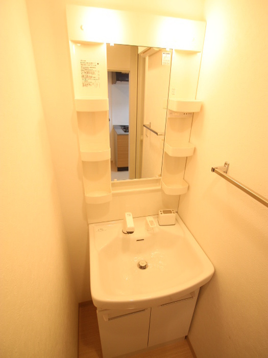 洗面設備　※同物件別号室参考写真