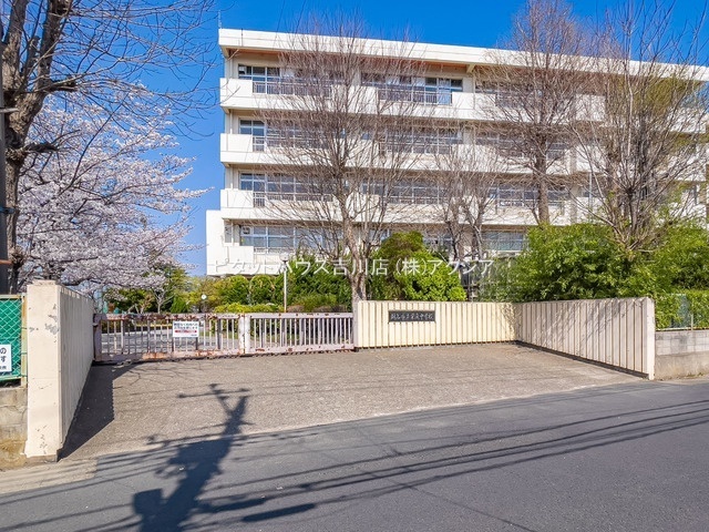 中学校　越谷市立栄進中学校（中学校）まで602m