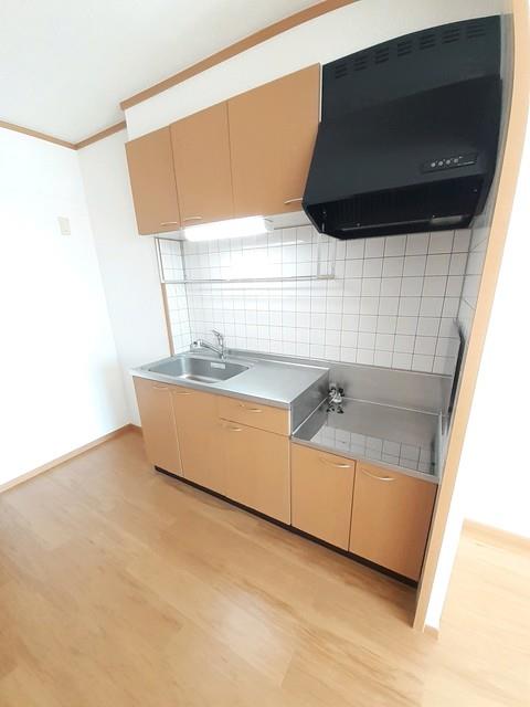 ＪＲ豊肥本線 肥後大津駅 バス乗車時間：10分 最寄りバス停で下車 徒歩5分 2階建 築23年のキッチン写真