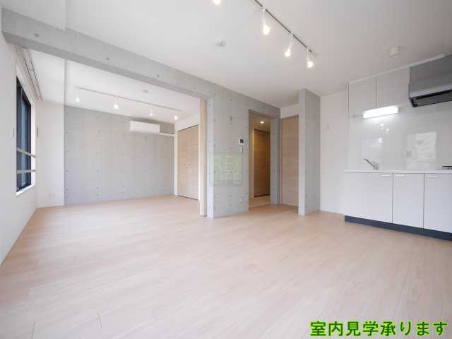 ラピス四谷三丁目の居間写真