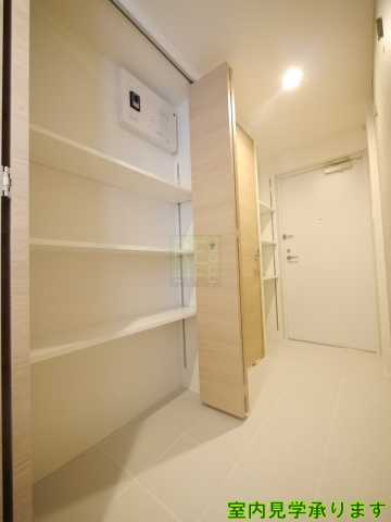 ラピス四谷三丁目の玄関写真