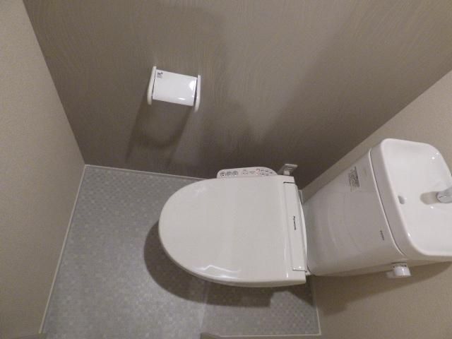 相鉄本線 天王町駅 徒歩10分 4階建 築6年のトイレ写真
