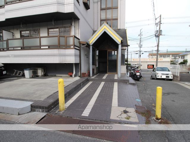 グランデール中宮の外観写真