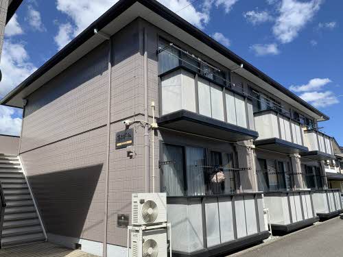 山形新幹線 郡山駅 バス乗車時間：16分 最寄りバス停で下車 徒歩4分 築26年