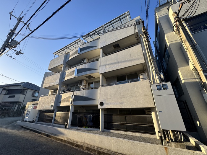 ロイヤルメゾン鹿塩2号館の外観写真