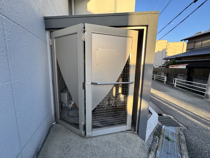 ロイヤルメゾン鹿塩2号館の外観写真