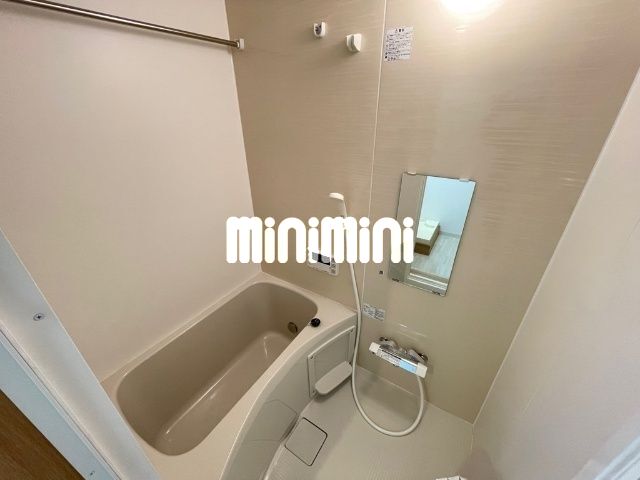 バス・シャワールーム　別部屋の写真です。