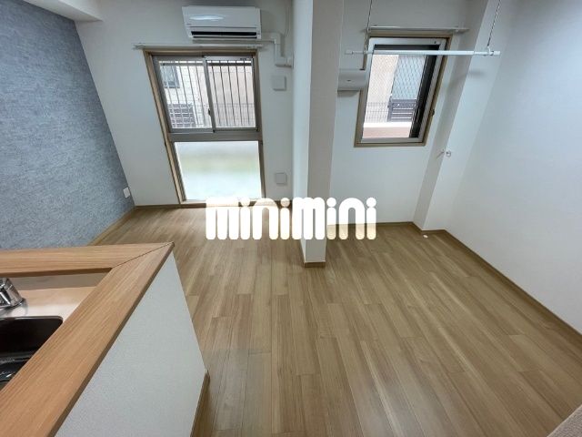 居室・リビング　別部屋の写真です。