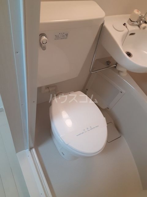 KKハウス北千住のトイレ写真