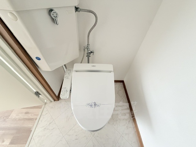 地下鉄千日前線 鶴橋駅 徒歩4分 8階建 築41年のトイレ写真