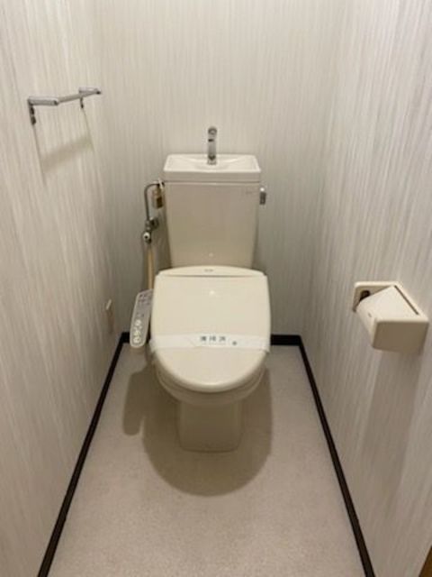 トイレ　前回入居前の写真です
