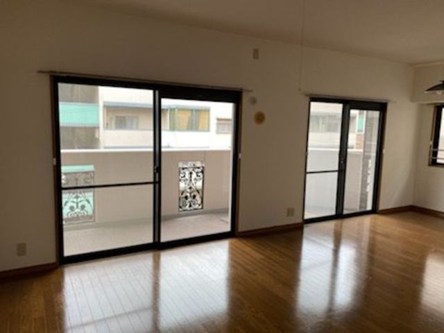 居室・リビング　前回入居前の写真です