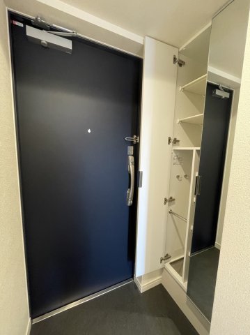 玄関　※参考写真