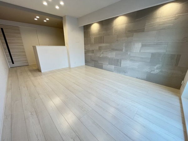 クレオール鶴見1番館の居間写真