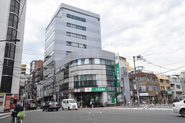 銀行　りそな銀行蒲田支店（銀行）まで453m