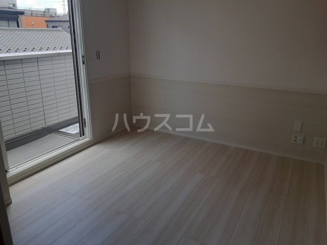 アヴァンスお花茶屋の居間写真