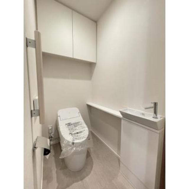 トイレ　※写真は同タイプ住戸です。