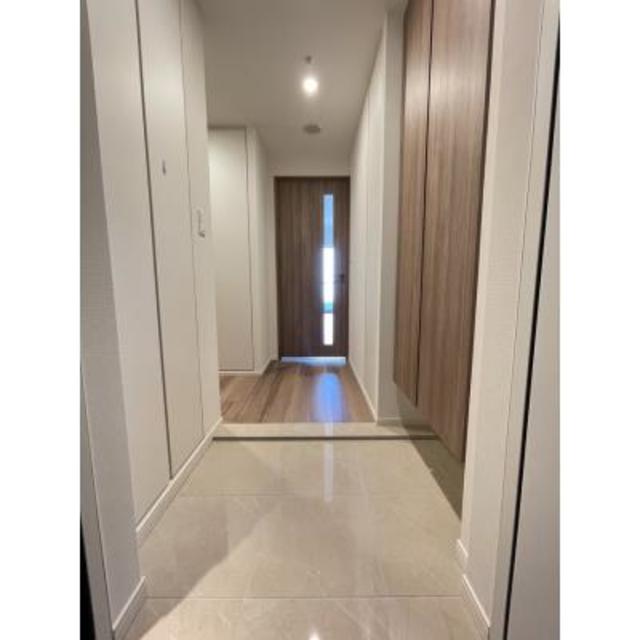 玄関　※写真は同タイプ住戸です。