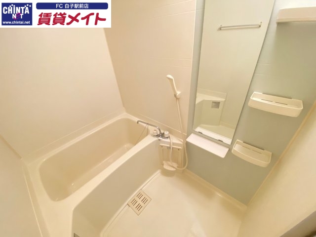 バス・シャワールーム　別部屋の写真です