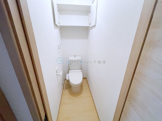 名鉄常滑線 道徳駅 徒歩8分 2階建 築11年のトイレ写真