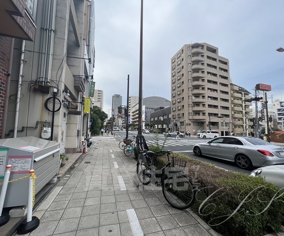 コンビニ　ローソンストア100　大阪上本町八丁目店（コンビニ）まで254m