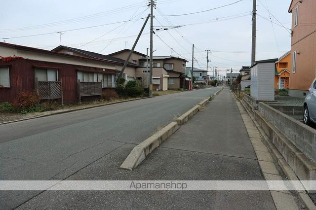 その他　前面道路（その他）まで0m