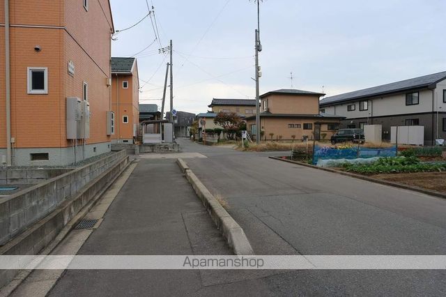 その他　前面道路（その他）まで0m