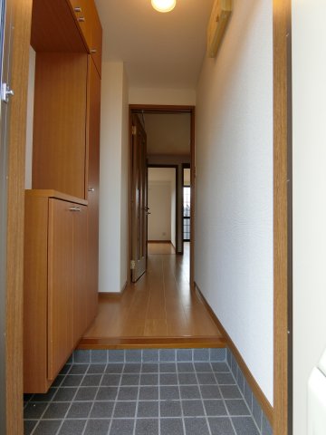 玄関　104の写真（間取反転タイプ：イメージ）