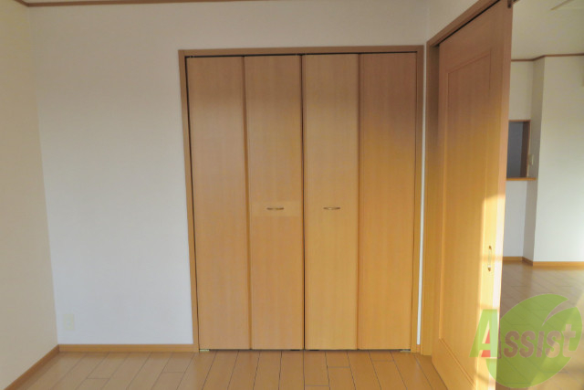収納　クローゼットがあります。お洋服類を収納するのにお使い下さい。