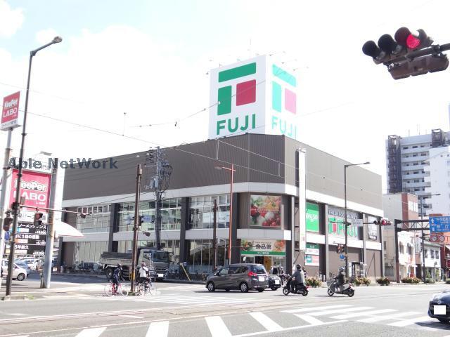 スーパー　フジ本町店（スーパー）まで814m
