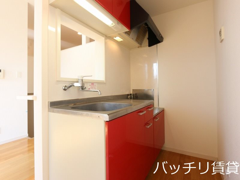 キッチン　別号室の画像。現況を優先します。