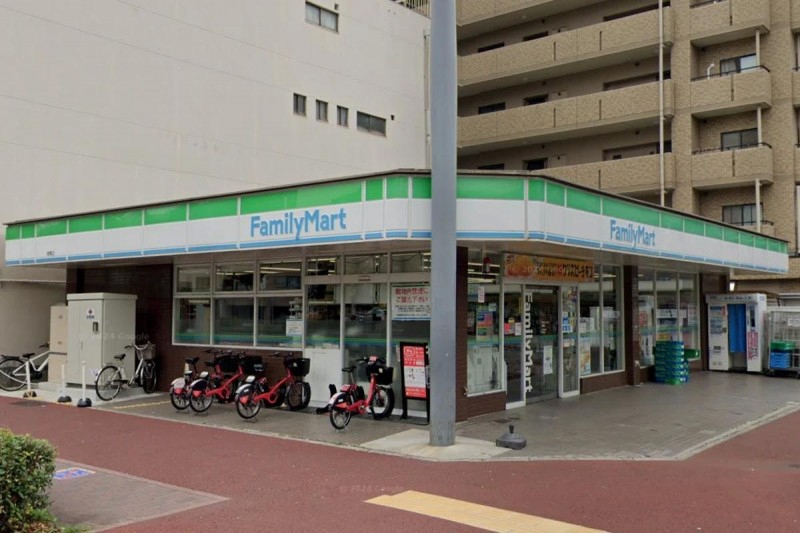コンビニ　ファミリーマート 鶴舞店（コンビニ）まで70m