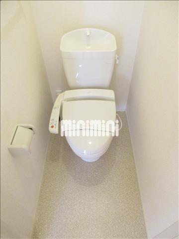 トイレ　温水洗浄便座付きのトイレ