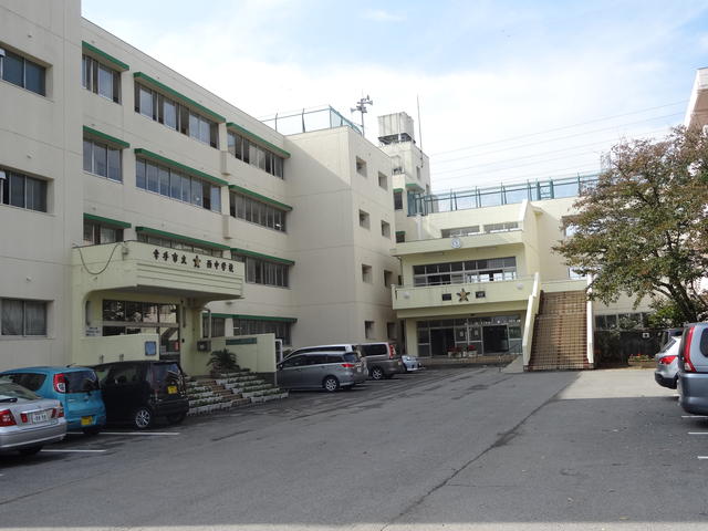 中学校　幸手市立西中学校（中学校）まで876m