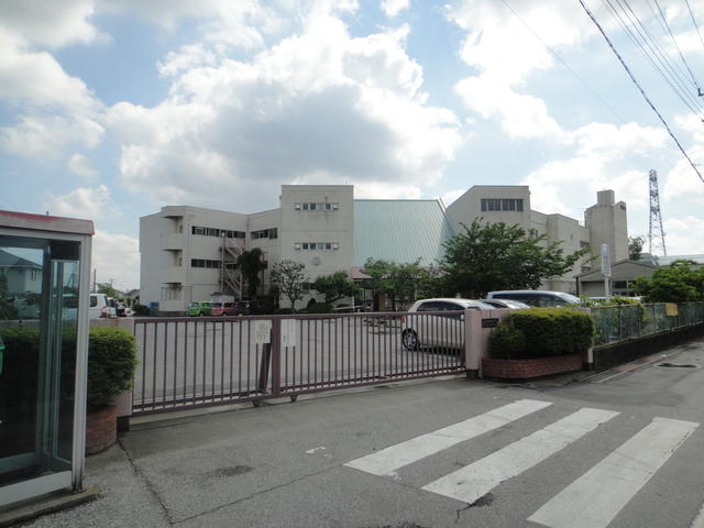 小学校　幸手市立長倉小学校（小学校）まで1342m