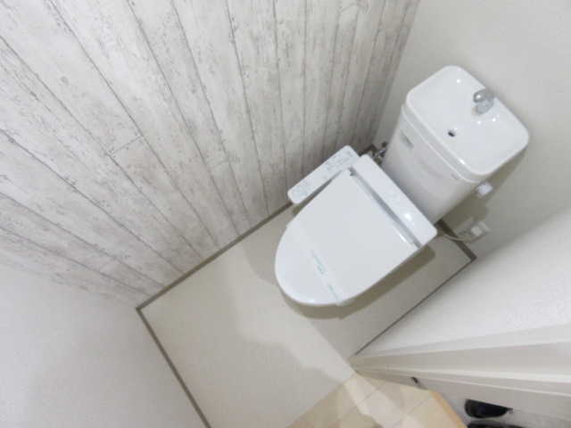 トイレ　ウォシュレット付き