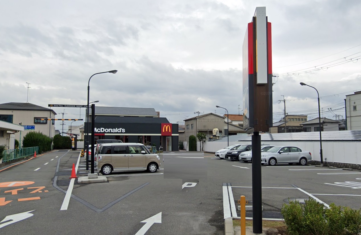 飲食店　マクドナルド外環八尾店（飲食店）まで142m