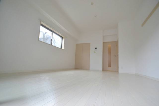 居室・リビング　10帖超えの洋室は必見ですよ★