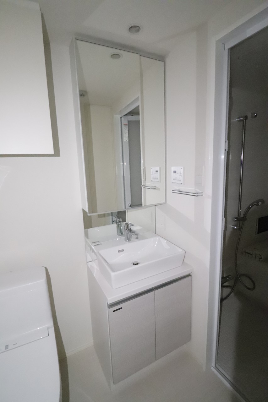 洗面設備　＊同物件、別部屋になります。