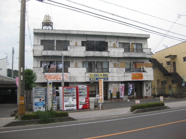 【ワコービルの建物外観】